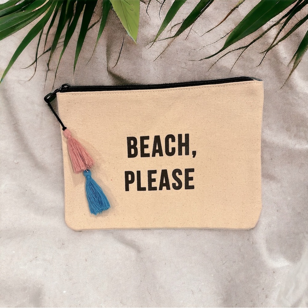 FALLON & ROYCE BEACH PLEASE CANVAS MAKEUP
BAG
COLOR: BEACH PLEASE
NWOT‎
